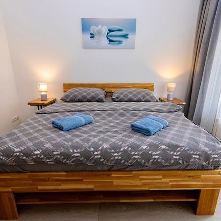 Modern Apartment • Garden • Near The City Center براغ المظهر الخارجي الصورة