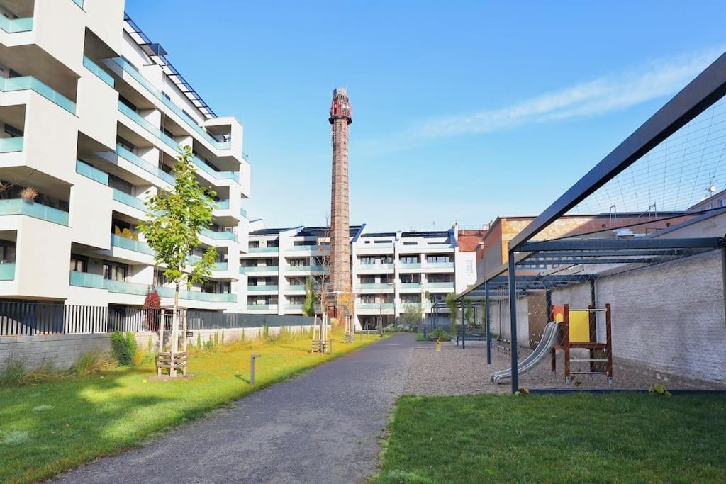 Modern Apartment • Garden • Near The City Center براغ المظهر الخارجي الصورة