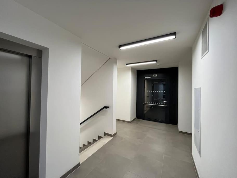 Modern Apartment • Garden • Near The City Center براغ المظهر الخارجي الصورة